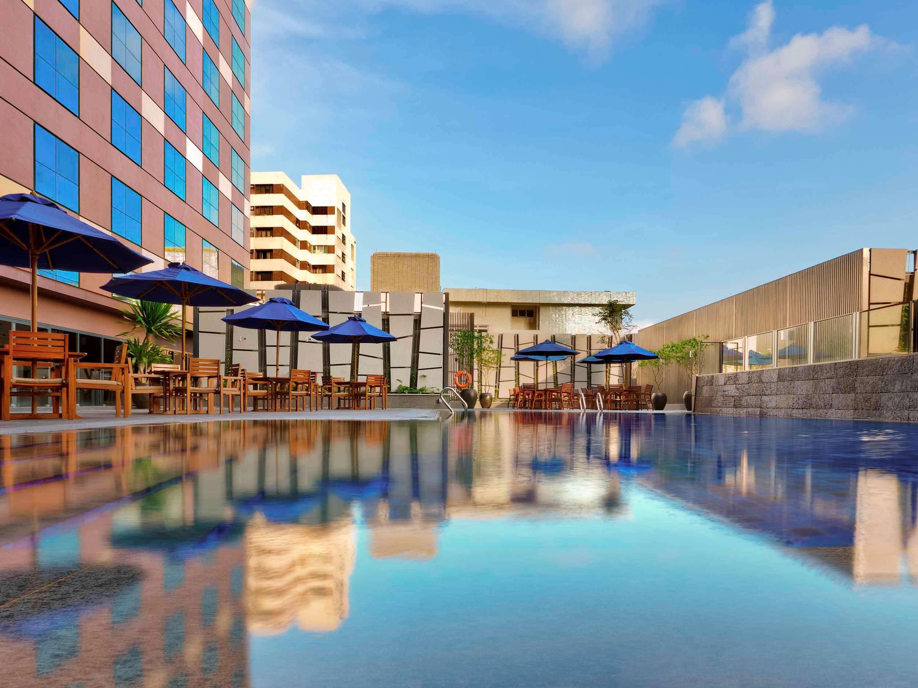 Grand Mercure Singapore Roxy Екстериор снимка