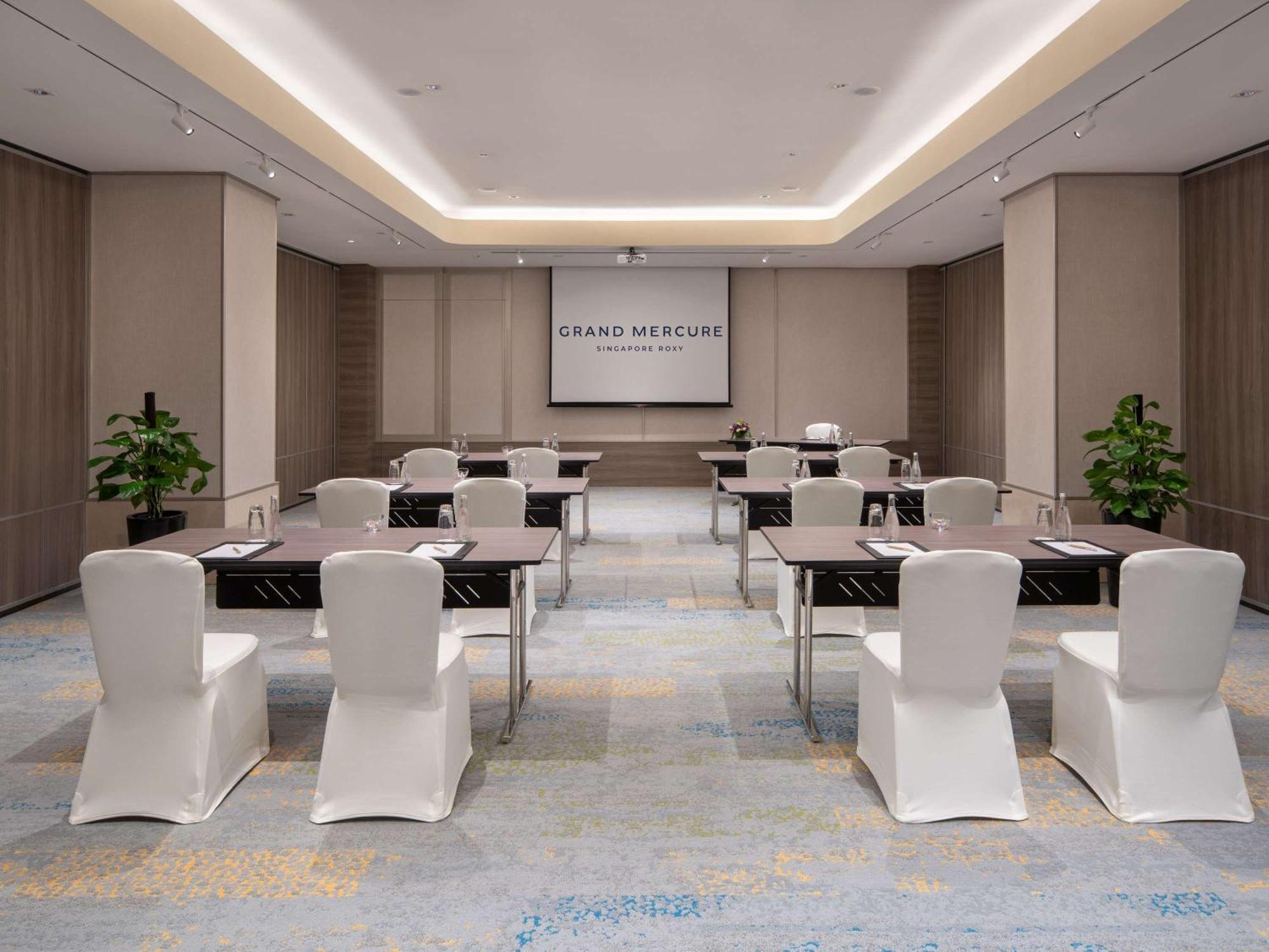 Grand Mercure Singapore Roxy Екстериор снимка