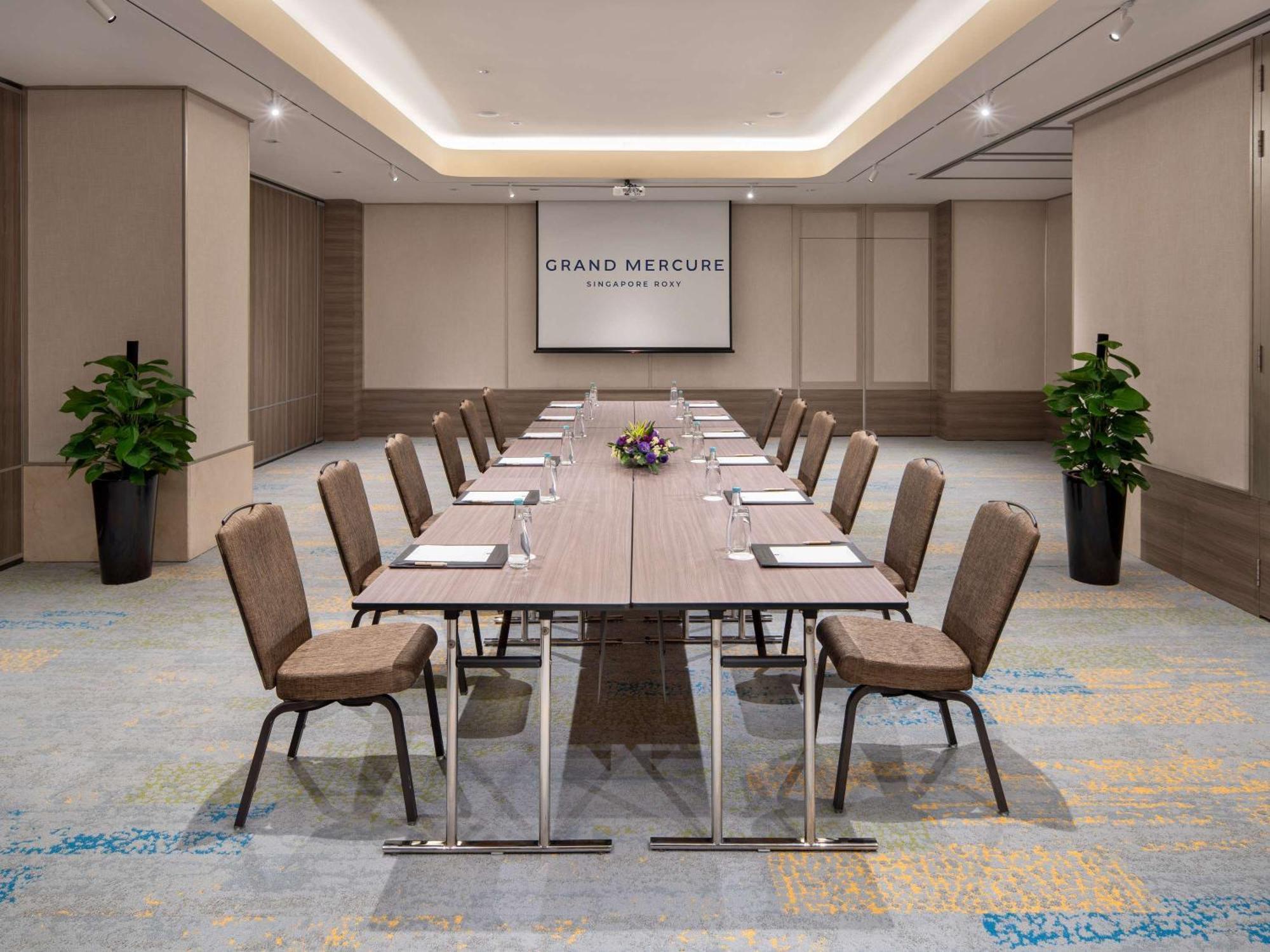 Grand Mercure Singapore Roxy Екстериор снимка