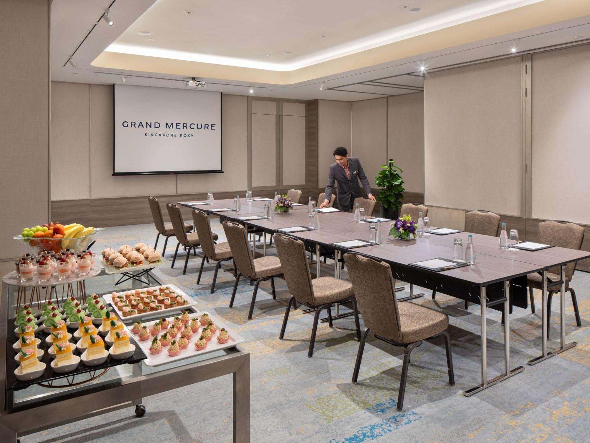 Grand Mercure Singapore Roxy Екстериор снимка