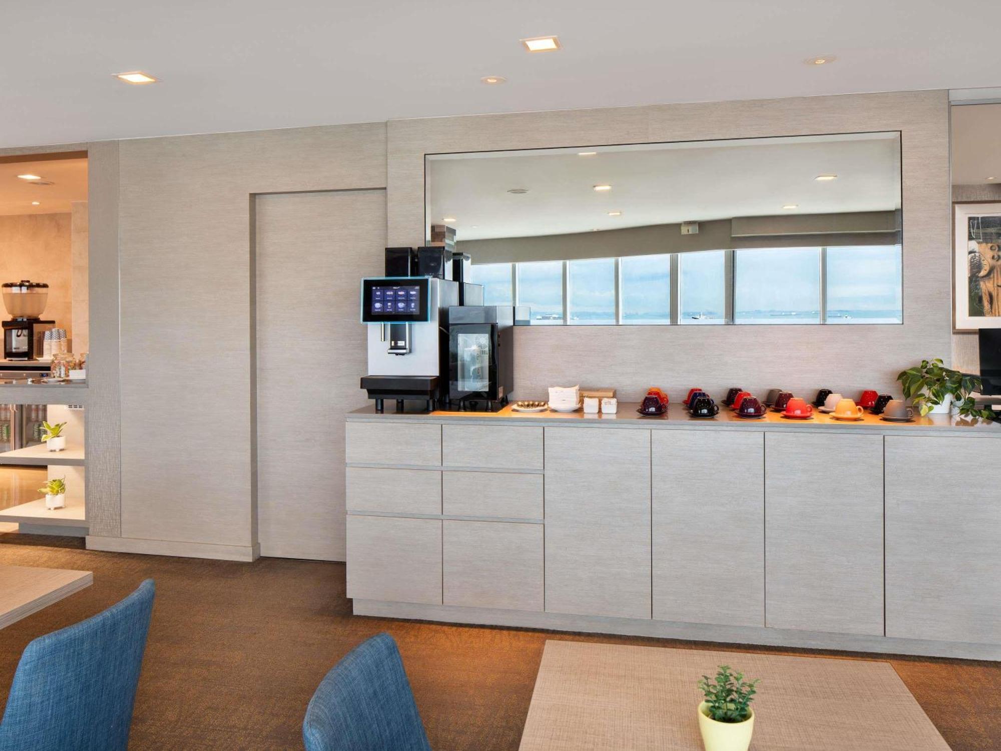 Grand Mercure Singapore Roxy Екстериор снимка